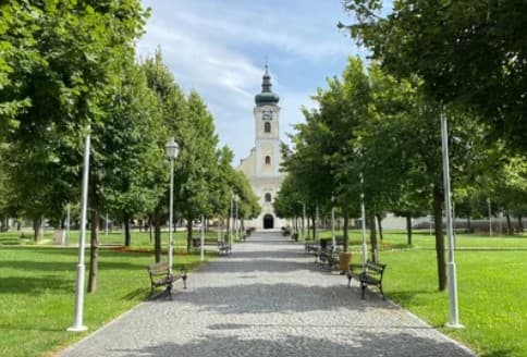 Cedar Wood Manor - Photo 1