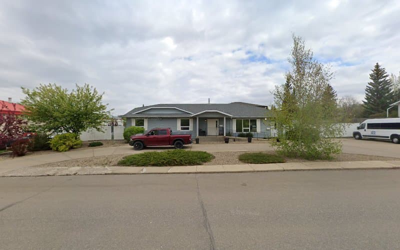 Laurentian House - Photo 1