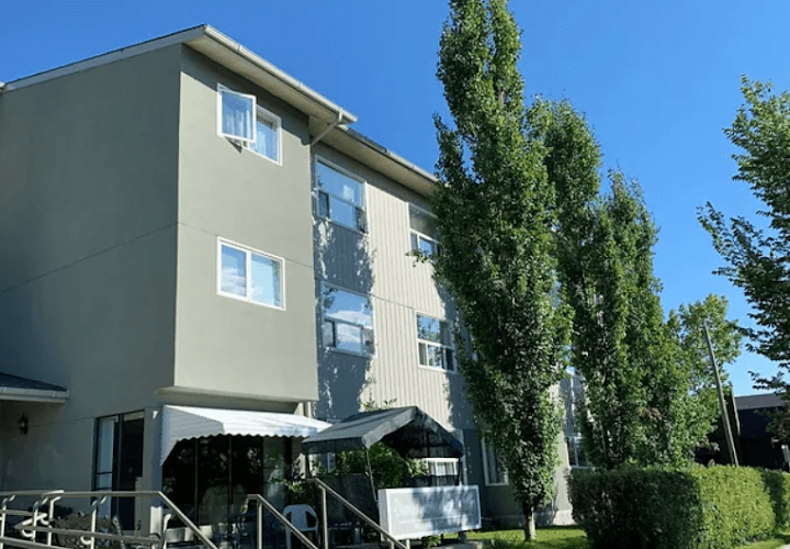 Diamond Jubilee Manor and Suites - Photo 1