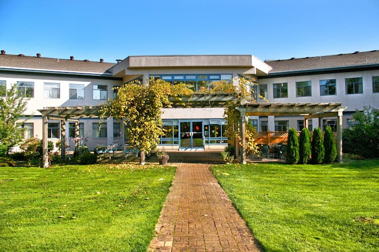 AgeCare Holyrood Manor - Photo 1