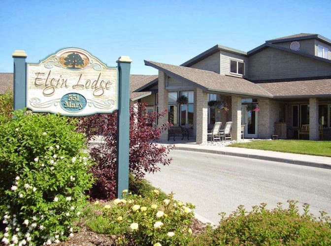 Elgin Lodge - Photo 1