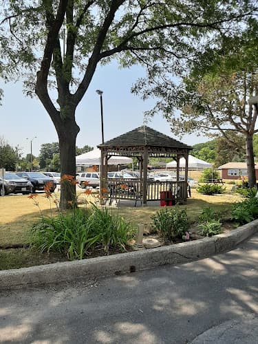 Extendicare Guildwood - Photo 1