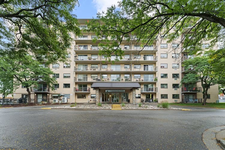 Inn On The Park - Photo 1