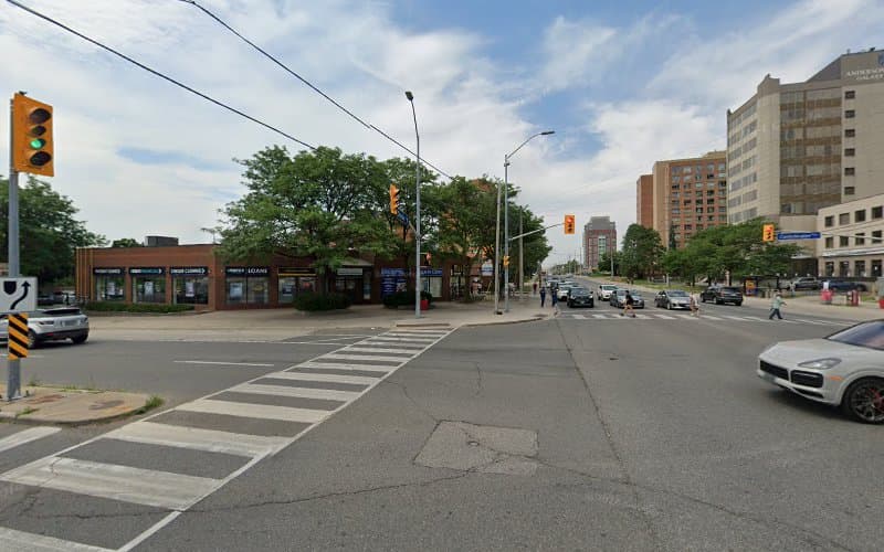 Parkway Manor - Photo 1