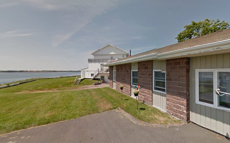 Bayview Lodge - Photo 1