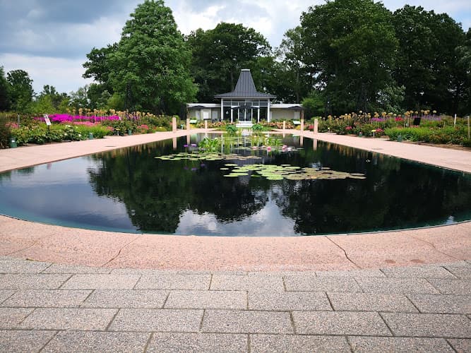 Burlington Gardens - Photo 1