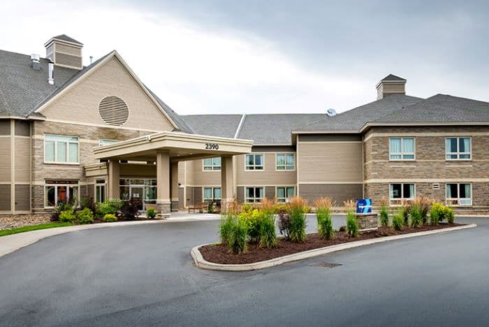 Bridgeview Hall - Photo 1