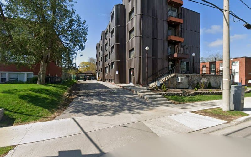 Murray's Millwood Manor - Photo 1