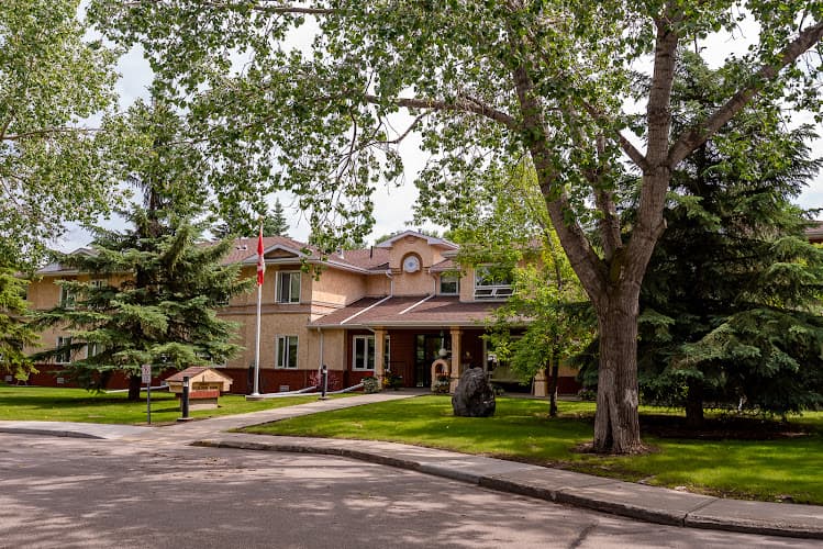 Apple Blossom Manor - Photo 1