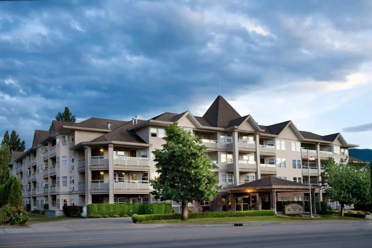 Athens Creek Retirement Lodge - Photo 1