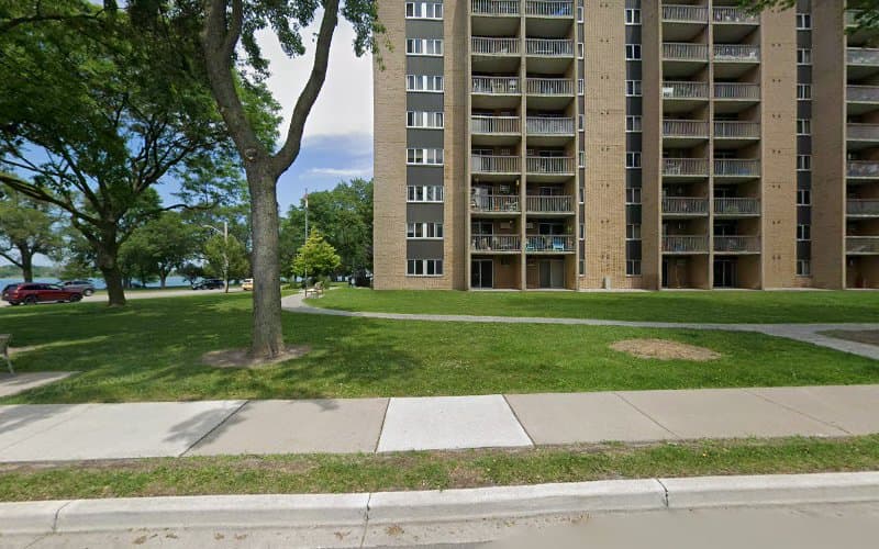 Lions Manor Apartment - Photo 1