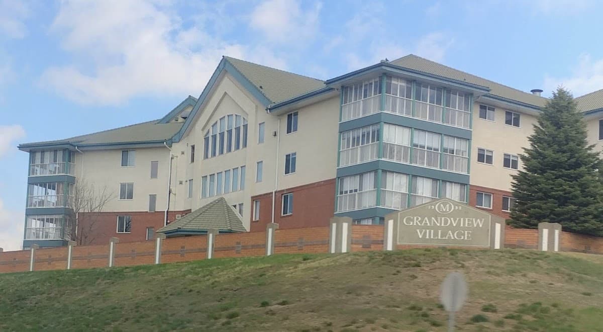 Grandview Village - Photo 1