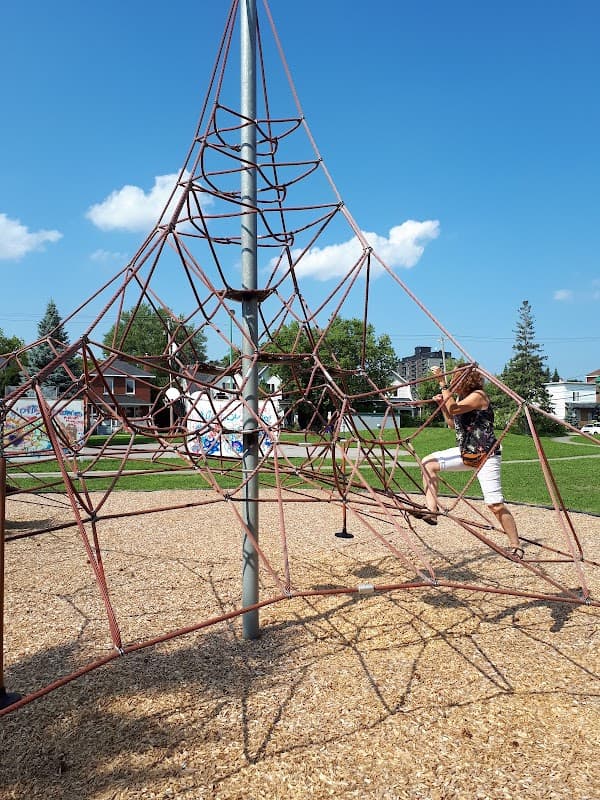 Pavillon Larocque - Photo 1