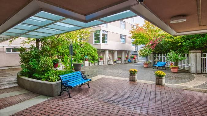 AgeCare Lakeview - Photo 1